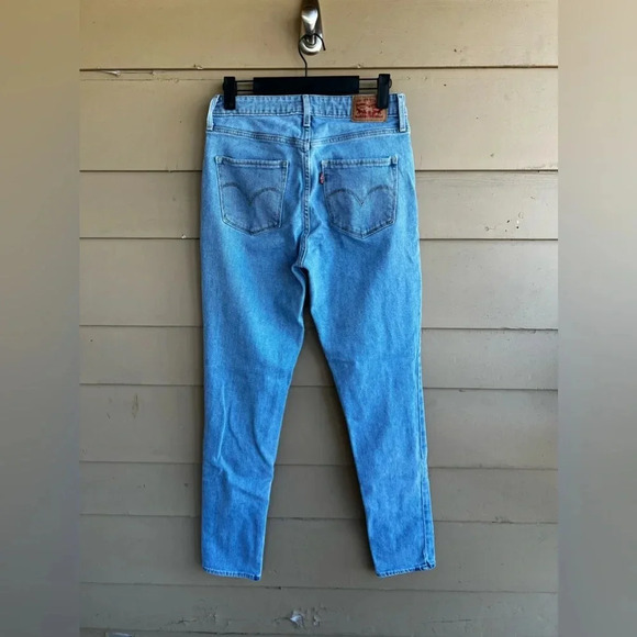 Levi's Light Wash 721 High Rise Skinny - Size 28 - Picture 5 of 5